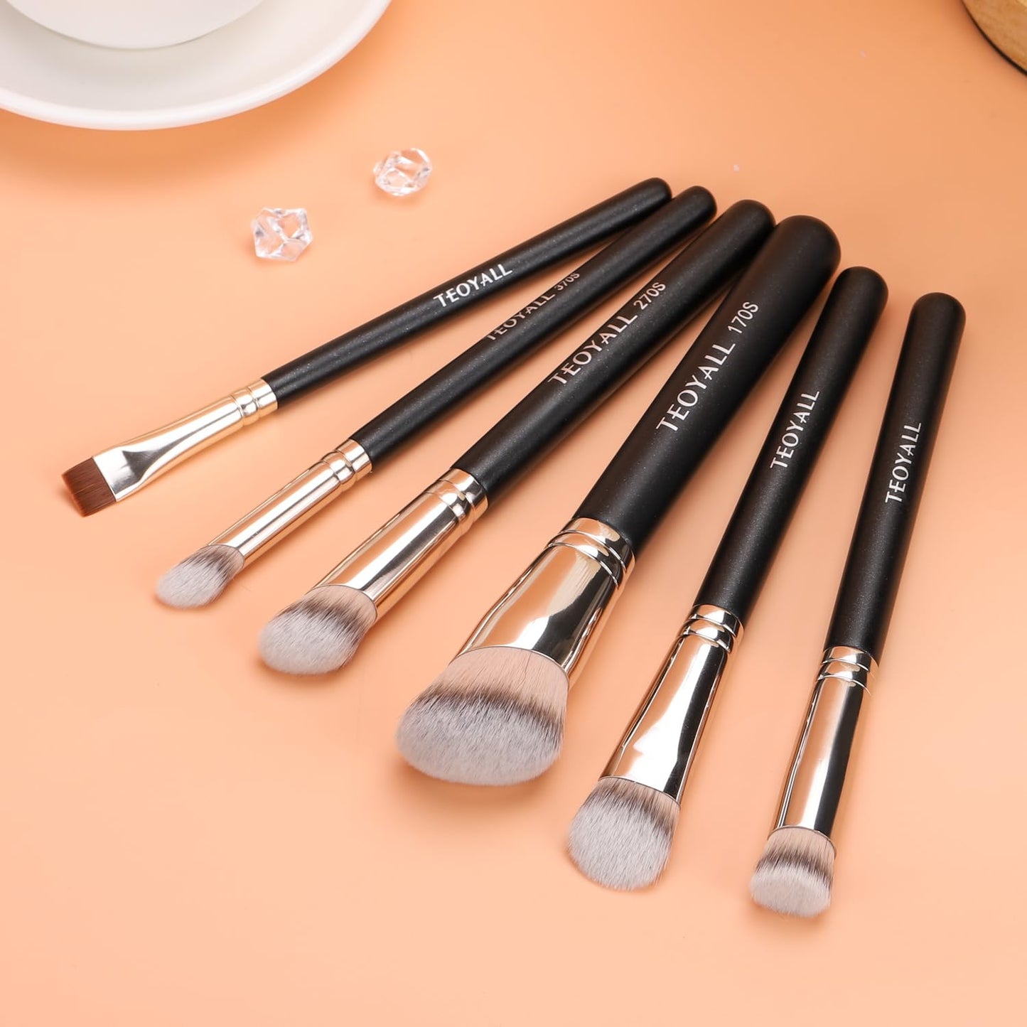 under Eye Concealer Brush, Angled Contour Brush Synthetic Kabuki Brush for Concealing Blending Setting Buffing with Liquid, Cream and Powder Cosmetic (270S)